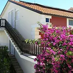 La Casa Di Elisa 게스트하우스 3*